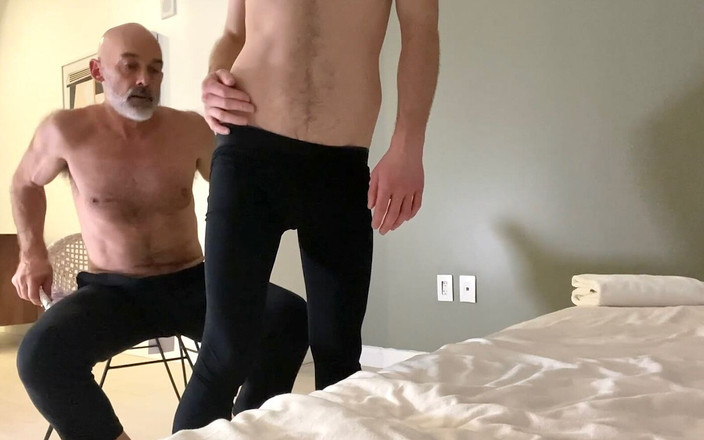 Tantric Fitness: Cara Membentangkan (Adegan penuh!)