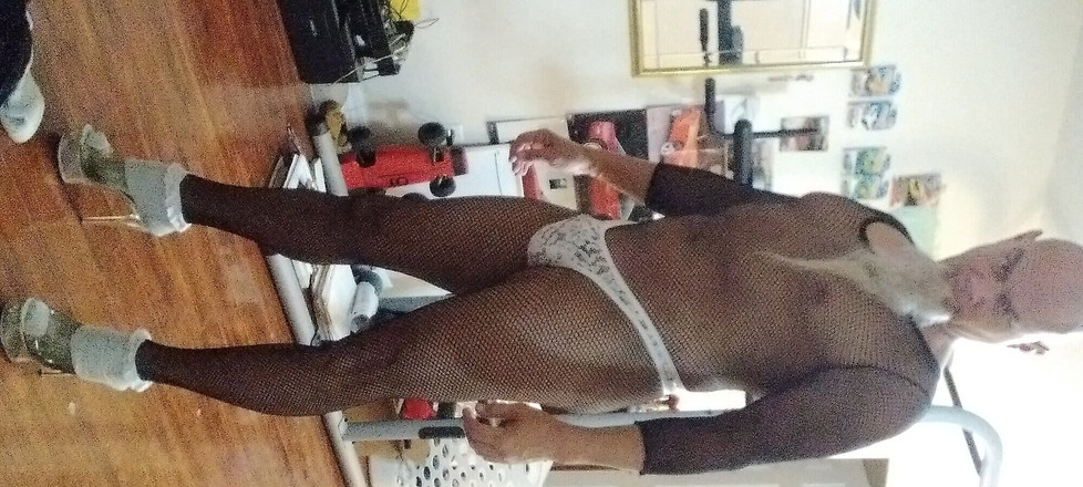 MrLeggs: Různé oblečení, které se zdá být fit.