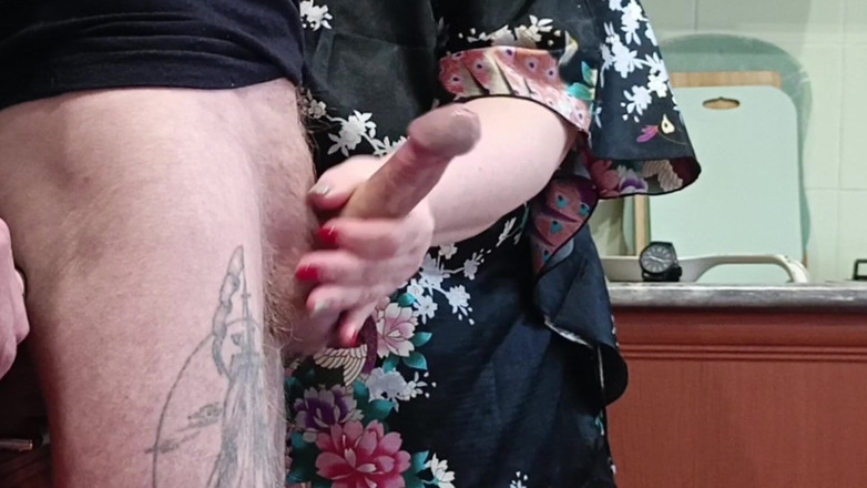 Zona901: Sborrata con sperma denso caldo nella bocca della suocera che...