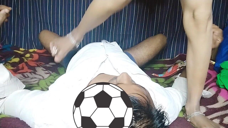 Rakesh: Киску домохозяйки дези пососали после нанесения меда