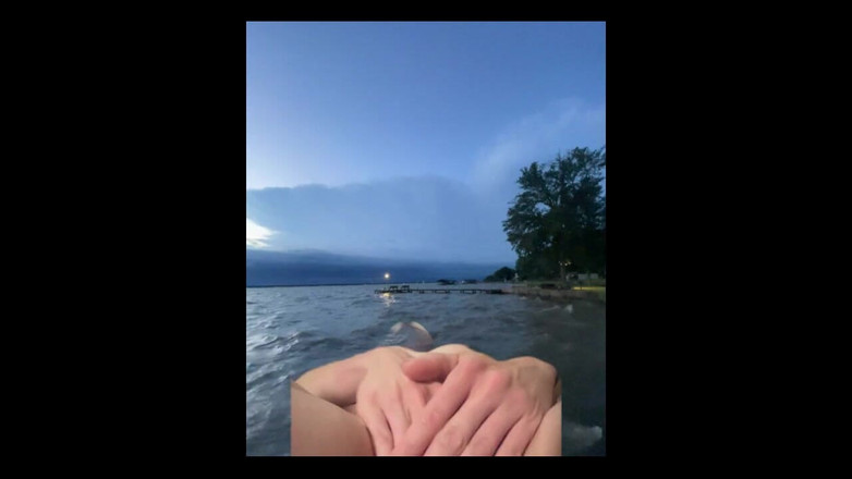 Suzy Wylde: Suzy Wylde, nympho de 0 pieds, supplie pour se faire fesser...