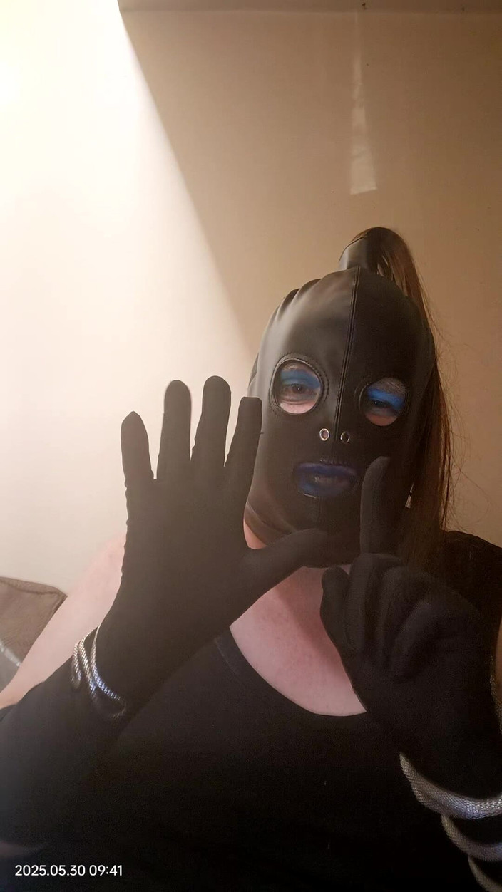 Stephanie-Nicole-TV: Televisión hablando sucio de hombres masturbándose sobre ella