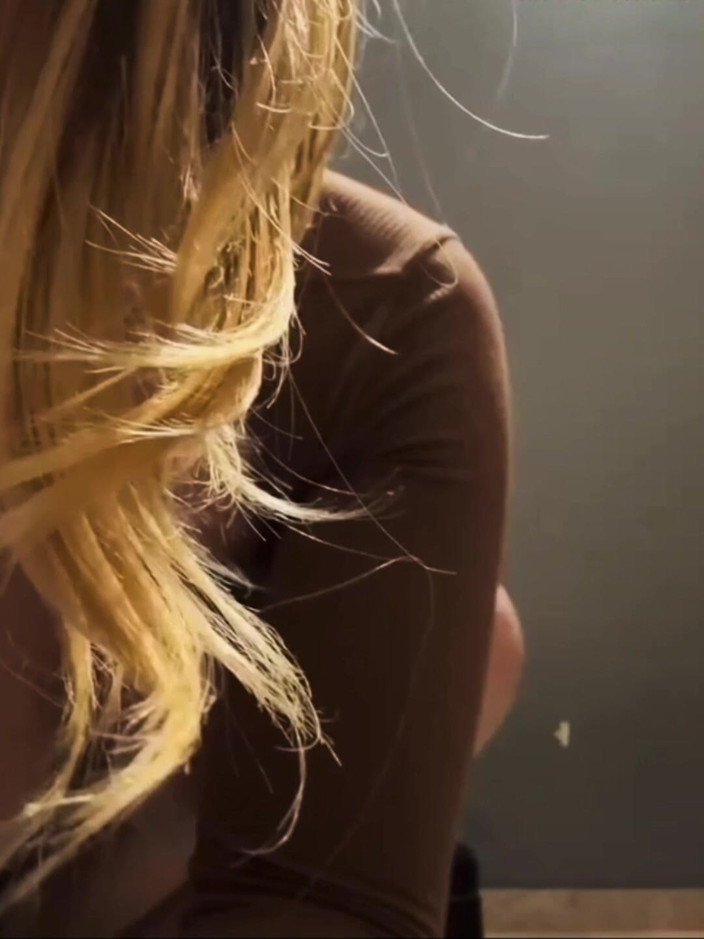 JuiceLussie:  Doble penetración extrema y entrenamiento en el gimnasio