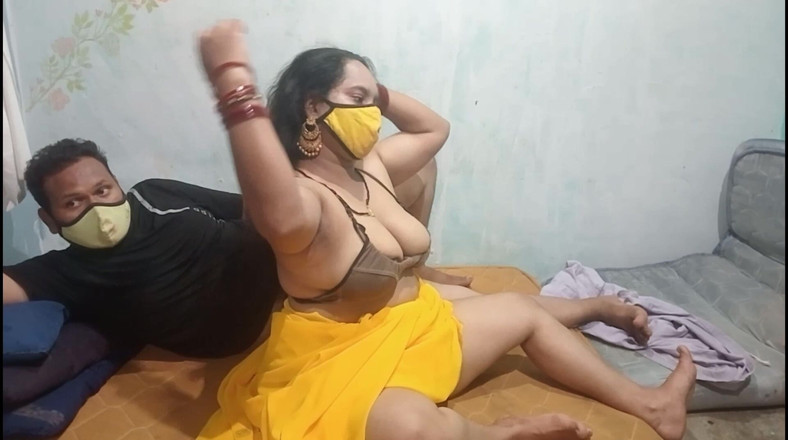 Gulaab: Muslimská desi holka ošukaná majitelem kundičky