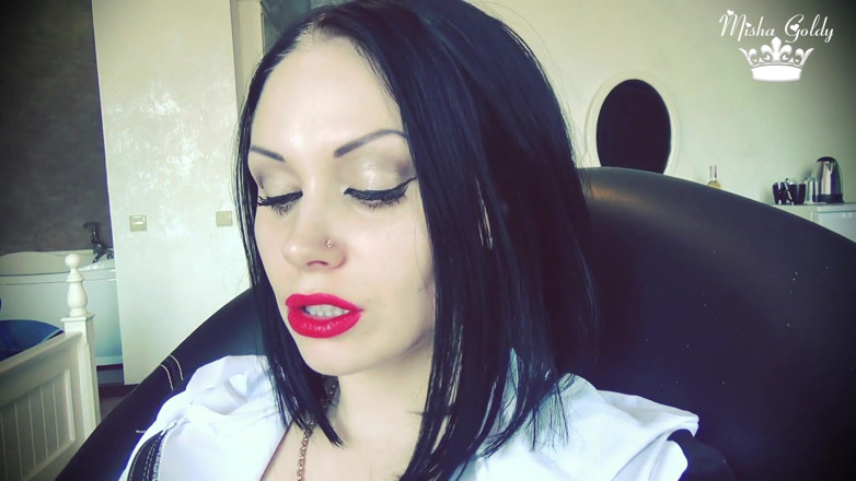 Goddess Misha Goldy: Delicioso labios rojos se burlan de