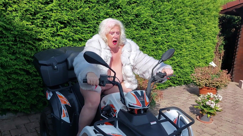 PureVicky66: The Hottest and Horniest Granny in Germany Gets Wild and...