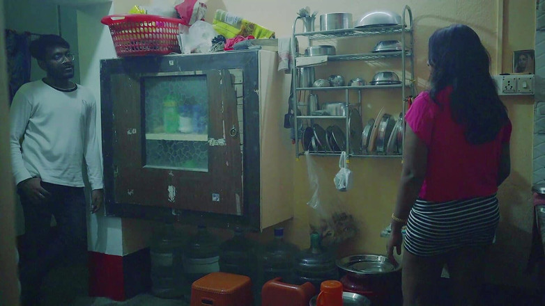 BIREA: 두 친구와 섹스하는 거유 주마 아줌마 3부