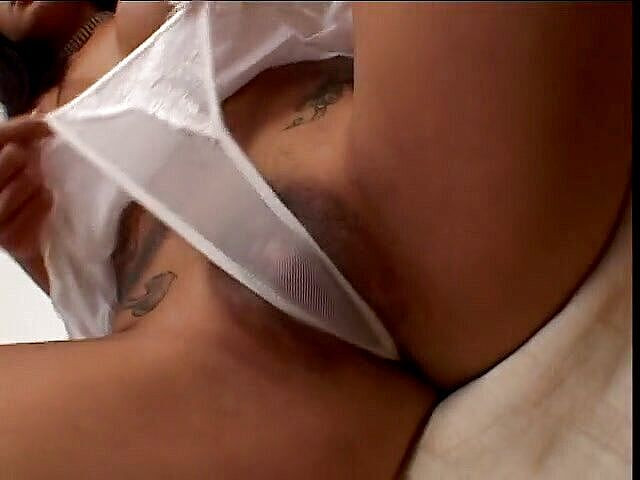 Home Alone and Horny: Sexy solo-dildo knallt möse