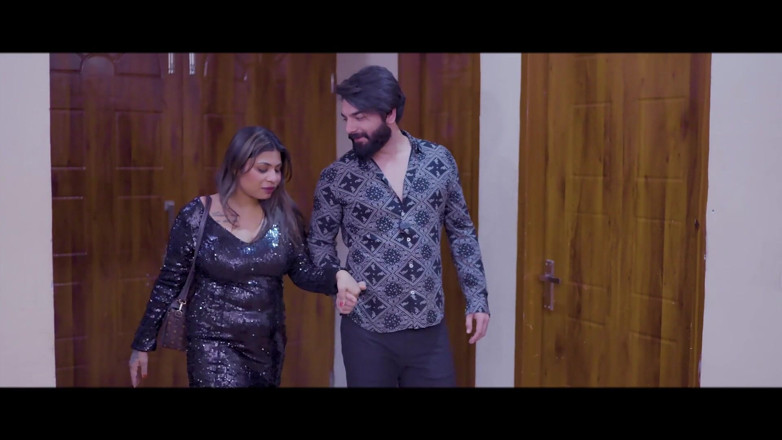 Triflicks: Anam Khan, fille très sexy, se fait baiser par son...