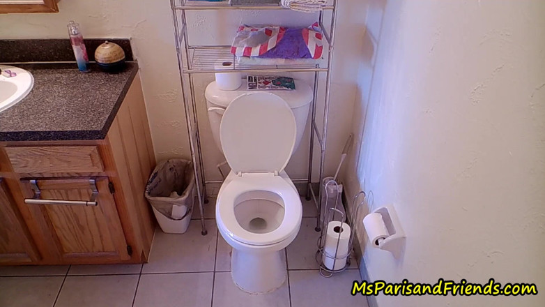 Ms Paris and Friends: Spuszczanie na cycki mamy