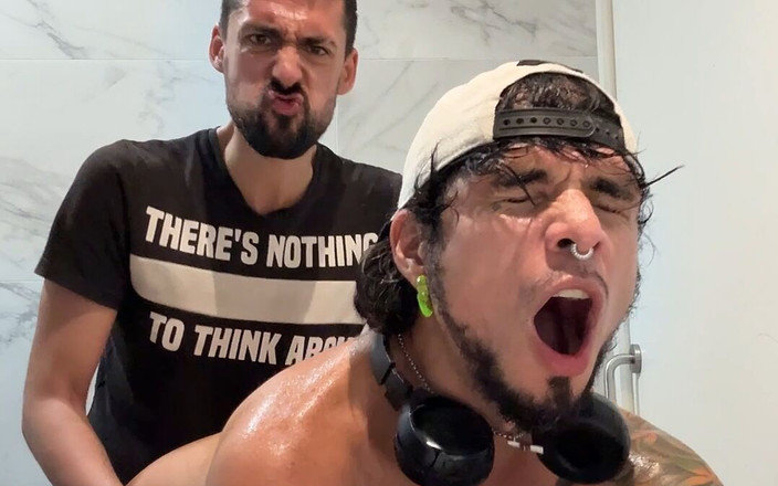 LEO BULGARI: Dicekup di bilik air membeli-belah oleh zakar besar!