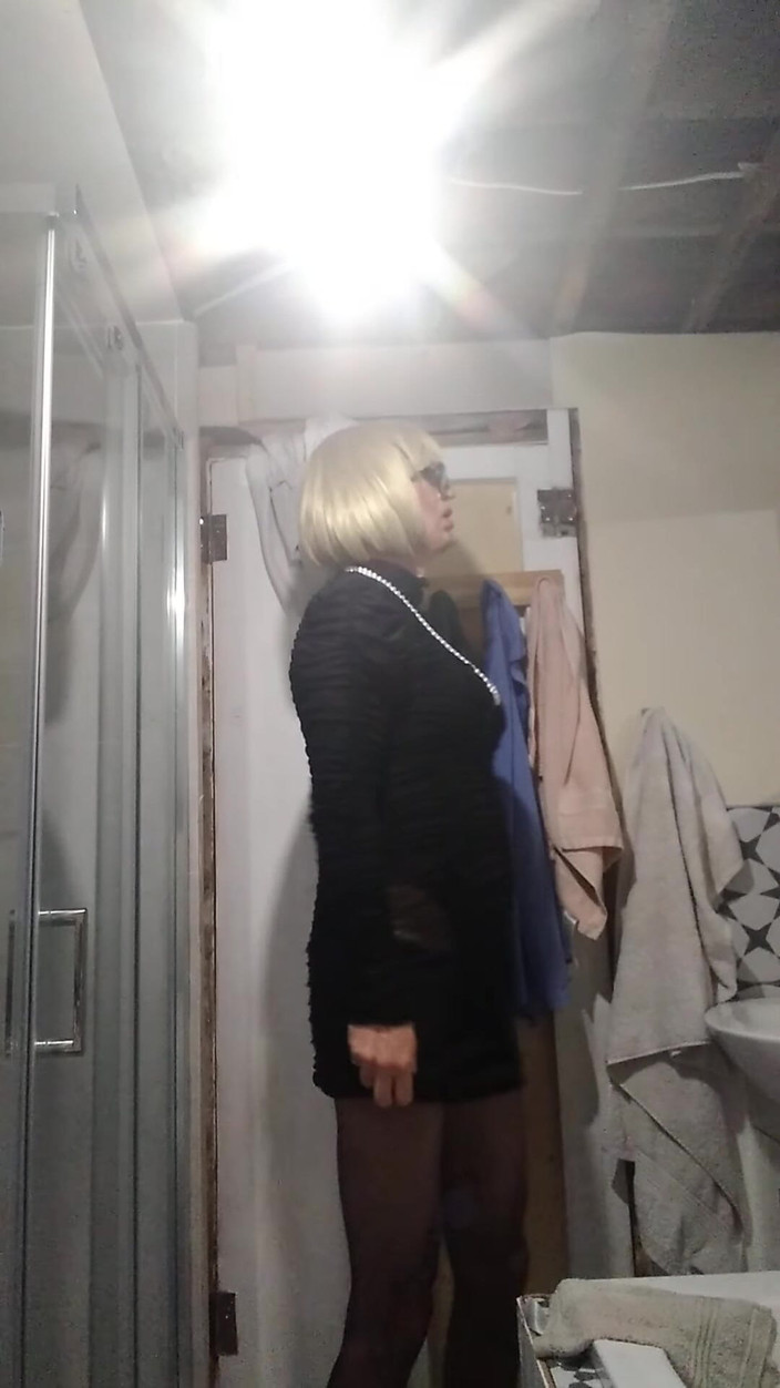 Cindy Belfast: Banci dientot habis-habisan sama kontol besar