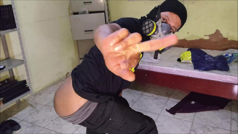 Stink HairyMale: 黑暗中