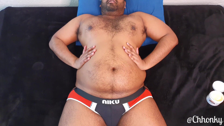Denim Tiger: Rubbing cocoa butter all over my belly