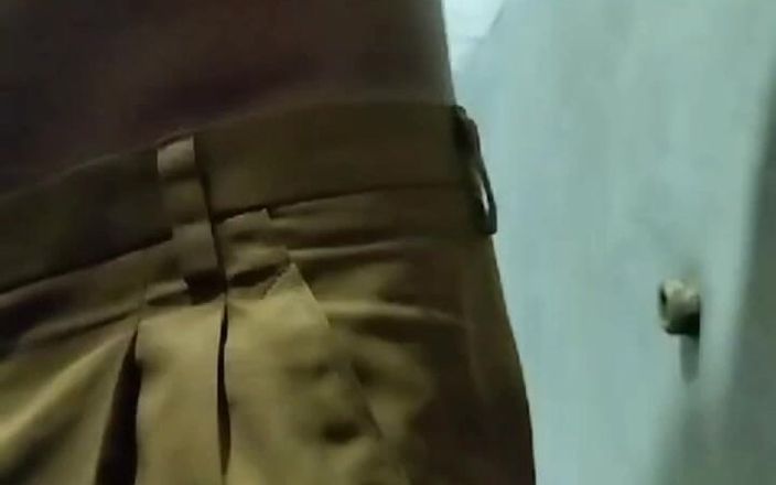 Deshi boys: トイレで楽しむかわいいデジボーイ