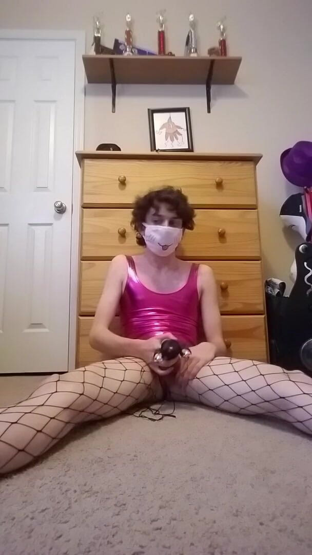 Nate's crossdressing site: Penis head vibrator fun