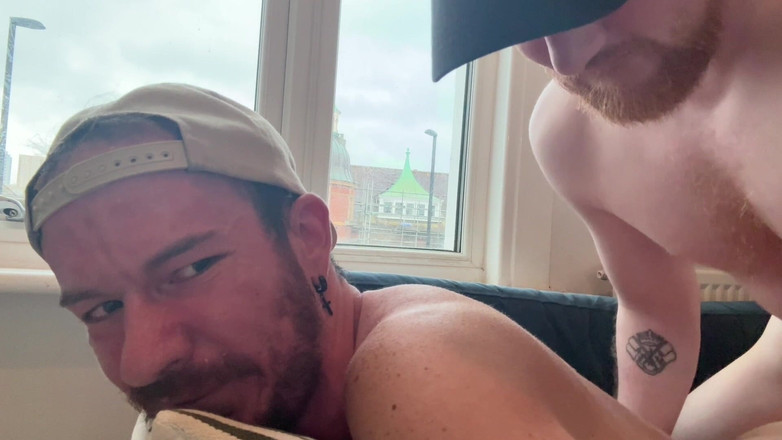 8IncherGinger: Bahagian atas tebal 8 inci mengongkek bahagian bawah yang lapar