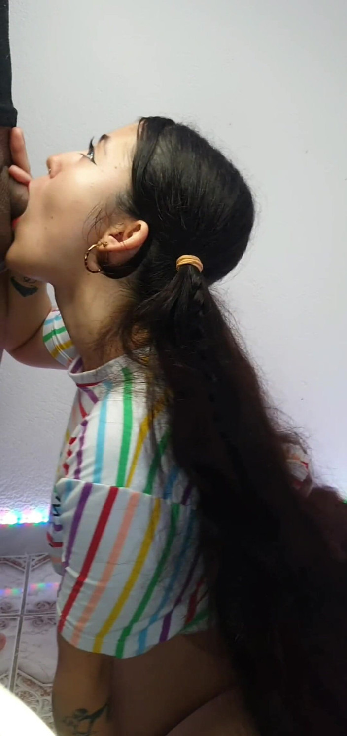 DherlyDoll: 내 자지를 딥쓰롯하는 걸 좋아하는 섹시한 이웃.