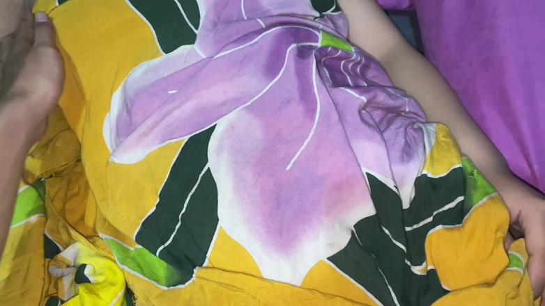 hulala1001: 큰 젖탱이의 아름다운 면도한 보지와 거유 소녀 - 찐 아마추어 액션