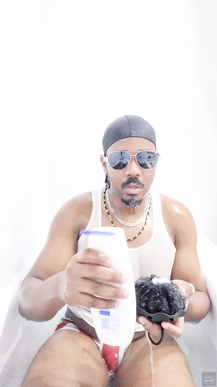 Soft Soleman: Umývám tělo ve vaně (3) (2025)