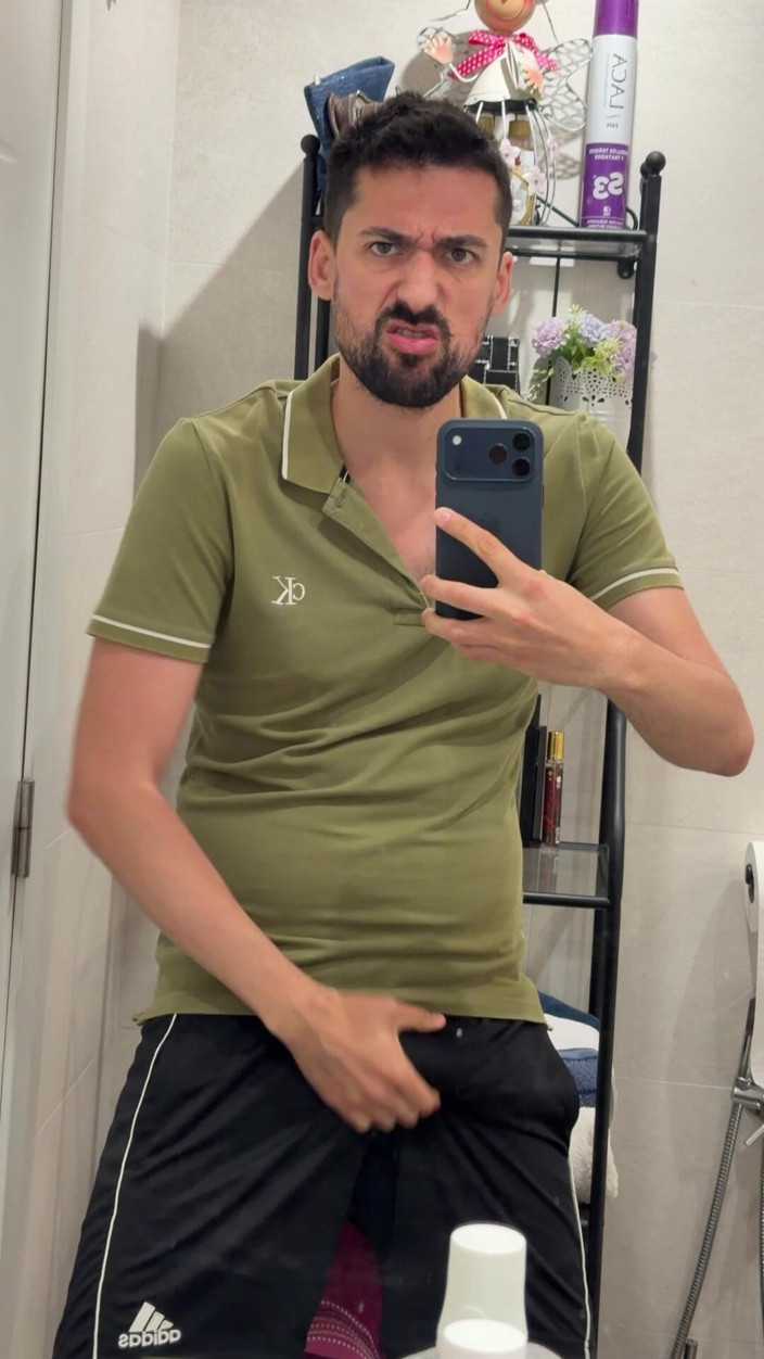 Liam Harding: Hot Stepdaddy Jerking off in Bathroom