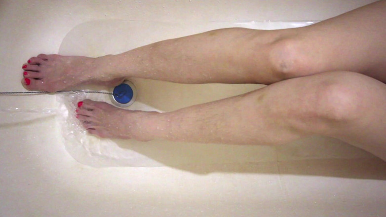 Hairypussyangel: Sexy legs in the bath, footjob and handjob