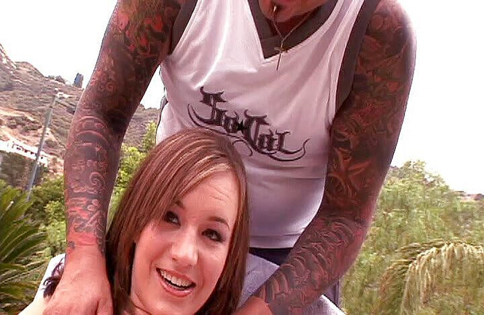 Cryptostudios: दुबली कमसिन और नए पड़ोसी की जोरदार चुदाई