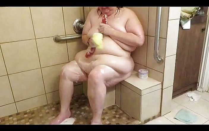 BBW nurse Vicki adventures with friends: Wash the shower with my big sponge and tease stepmoms...