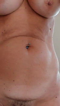 Real Hot Wife Jess Ryan Trims Her Beautiful Bush