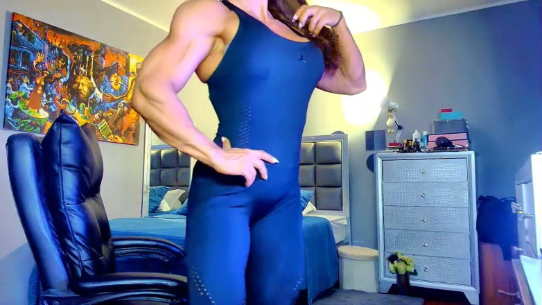 Alesyamuscledoll: Muscoloso Carico