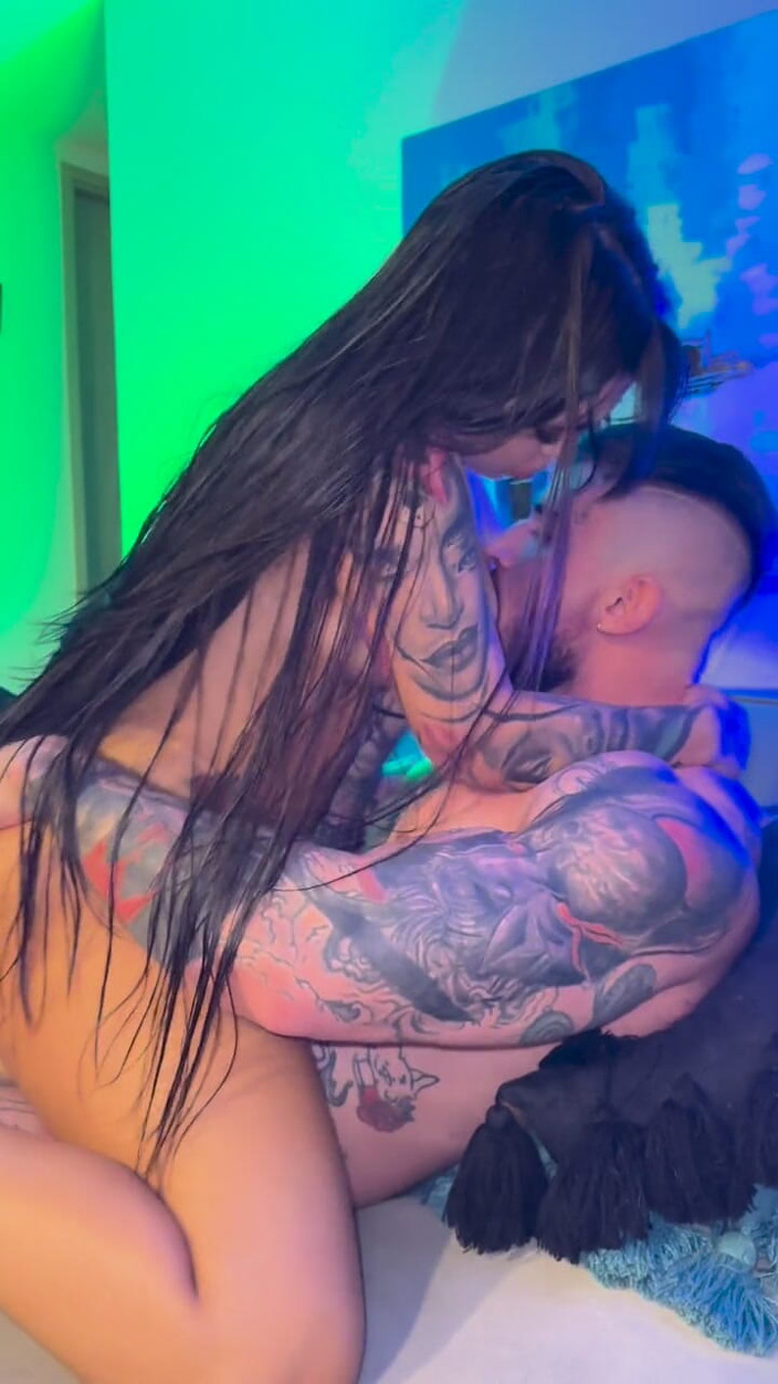 Sins_ofi: I Let My Girlfriend Ride on Me, and She Rides...