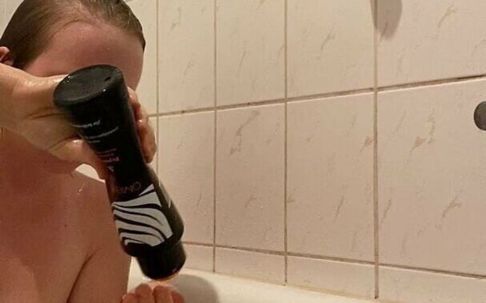 SweetLucy96: Caméra sous ma douche