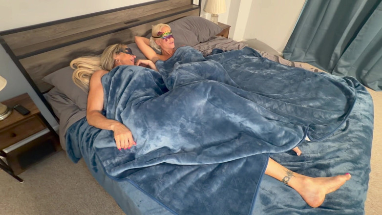 Tatiana Steele: Sexy Blondes with Sexy Feet