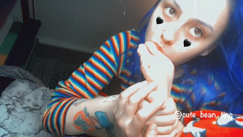 Alice Bean: Stinky Feet Licking