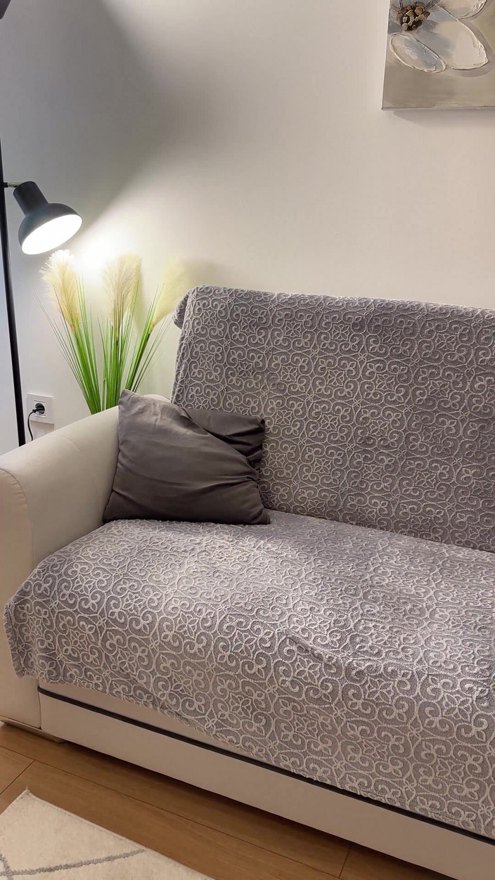 Stella Cardo: Seksowna blondynka w czerwonej bieliźnie i czerwonej szmince jęczy podczas...