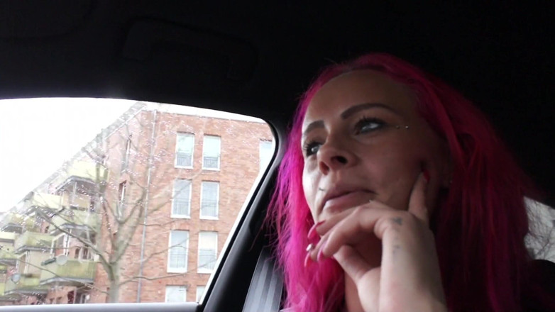 Flash Model Amateurs: Pink slut suck my dick in car