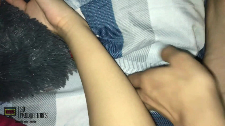 MAFELAGO: Nahrávám svou nevlastní sestru, zatímco leží a já ji šukám - část 1 - porno...