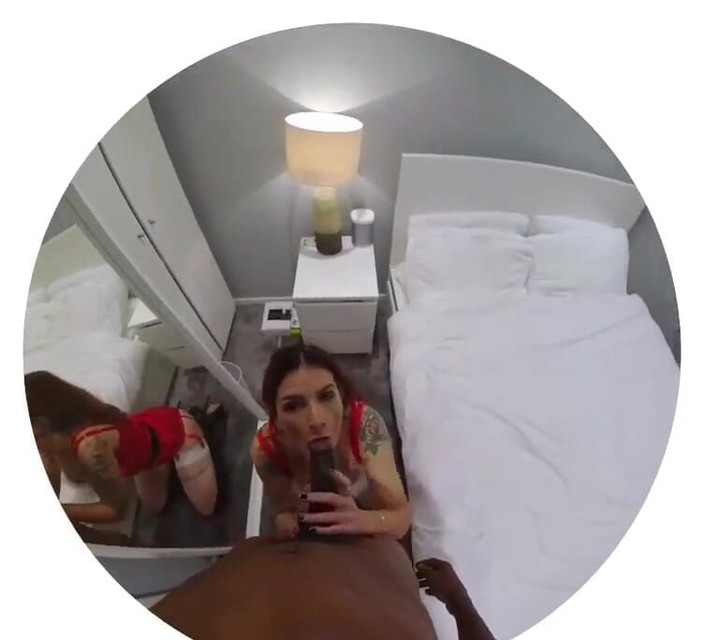 Adreena Winters: Îmi doresc un Crăciun negru.