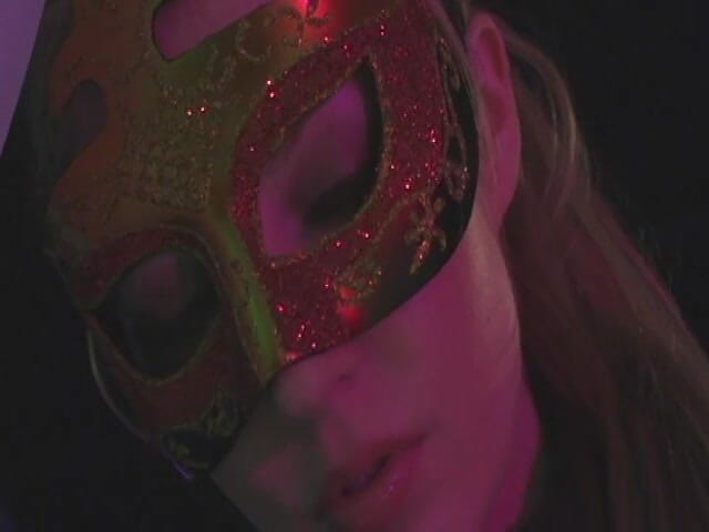 Anal seduction: Sexig blond slampa med stora tuttar suger kuk och rider...