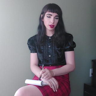 Lady Stardust: Terapeutul prescrie mângâieri