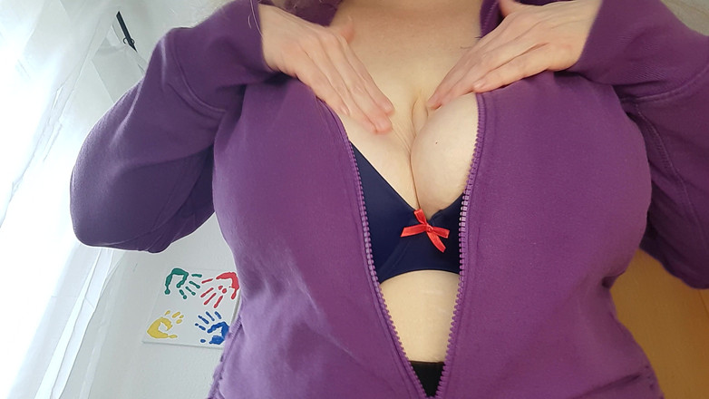 Curly_Dreams: あなたの顔の上に私のおっぱい