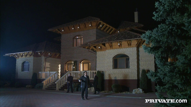 Private.com: PRIVATE Kathy Campbel делает на заднем седле