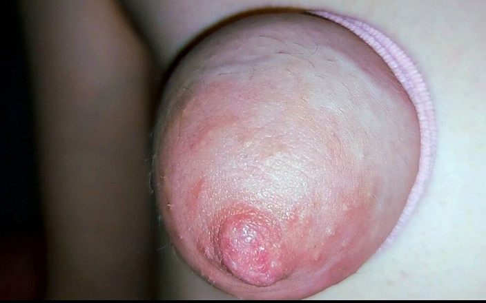 MaksDana33: Meregangkan payudara adik tiri kawan semasa dia tiada