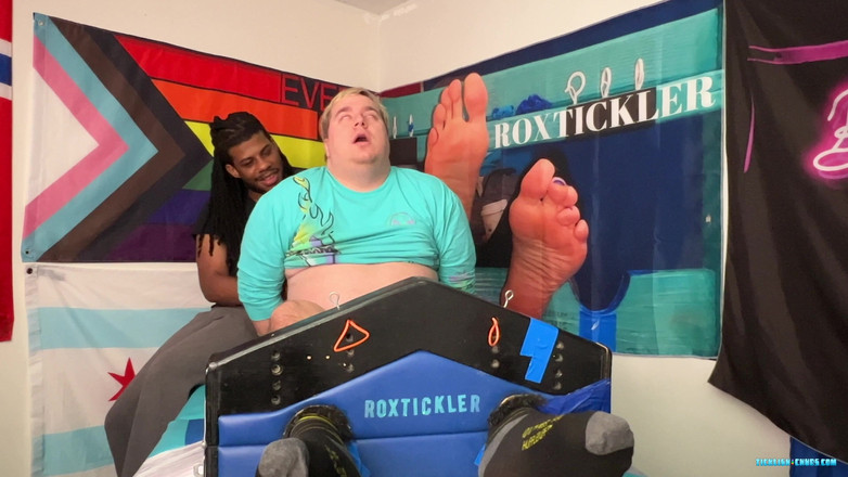 Ticklish Chubs: Matt chịu đựng một cù mệt mỏi