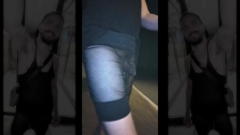 kinkygaynudist: Locura De Malla De Medianoche (una Caminata De Verano Para Perder...