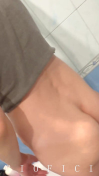 Když zůstávám cudná, neznamená to, že mě natáčíš nahou a požádáš o kouření
