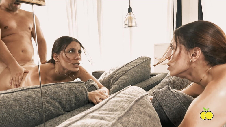 limonproducciones7: Se Coje Al Novio De Su Amiga Mientras Ella Se...