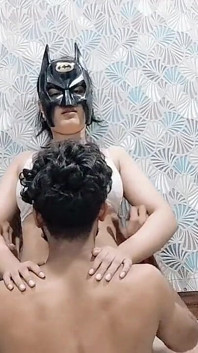 Evli kadın domaltarak sert sikişiyor
