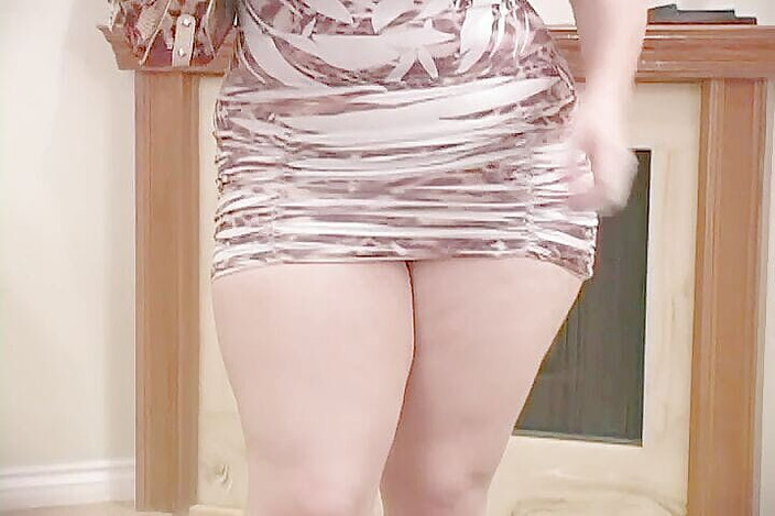 Perv Milfs n Teens: Nyepong kontolku, tante seksiku, dan aku bakal ngentot memekmu habis-habisan...