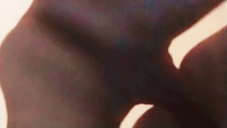 Lily & Theo: Isteri jiran matang